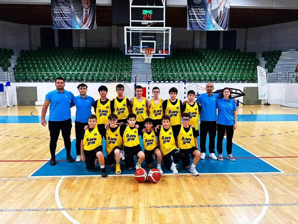 Olimpik Spor Kulübü antrenmanı