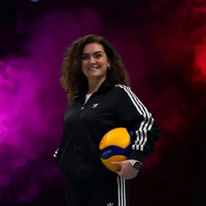 Esin Ayğın Baş — Voleybol Eğitmeni